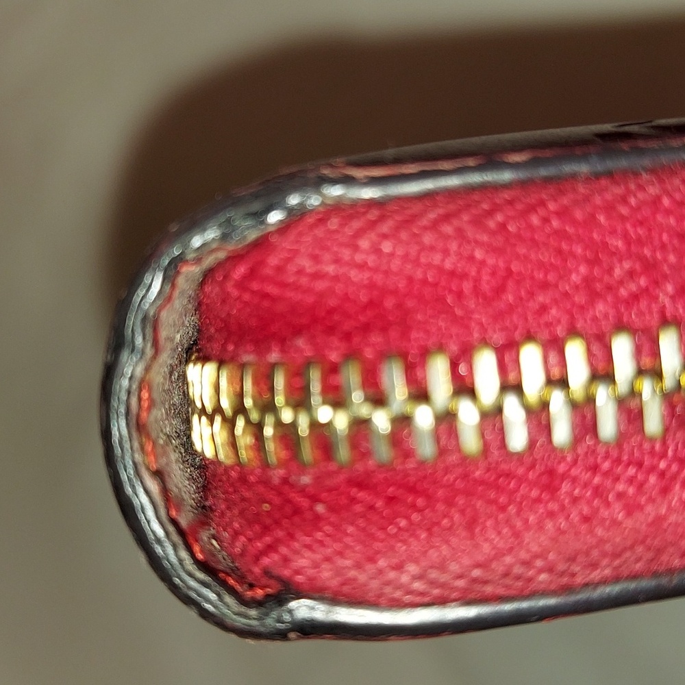 Gucci Guccissima Bow Zip Around Red Leather Zippy Wallet! - Picture 4 of 9